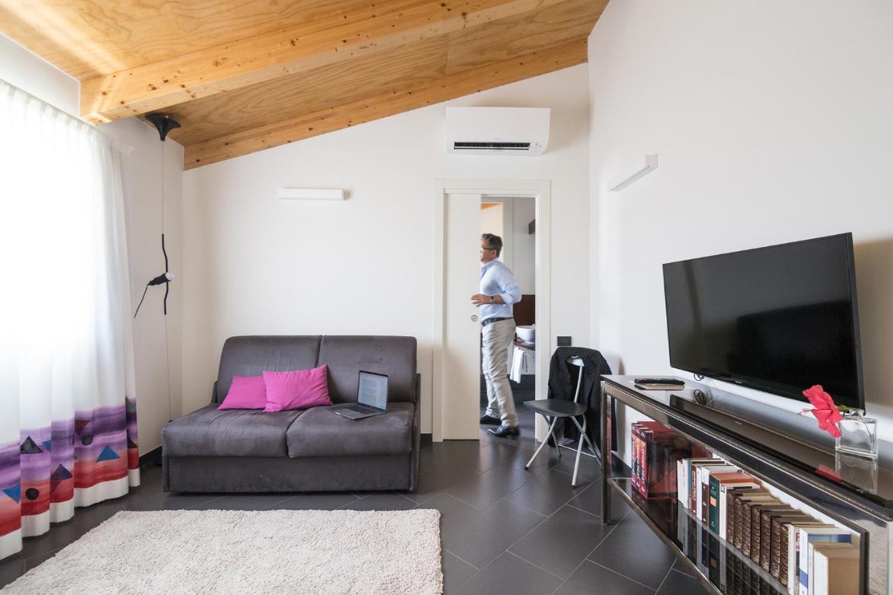 Foyer Hotell Cagliari Eksteriør bilde
